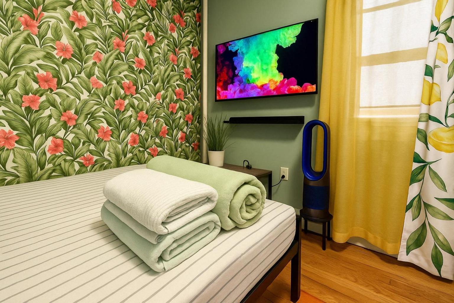 Pangsapuri Tropical Comfort In Harlem Cozy With Snacks & Style
